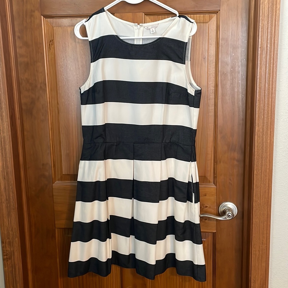 Gap black and white striped dress